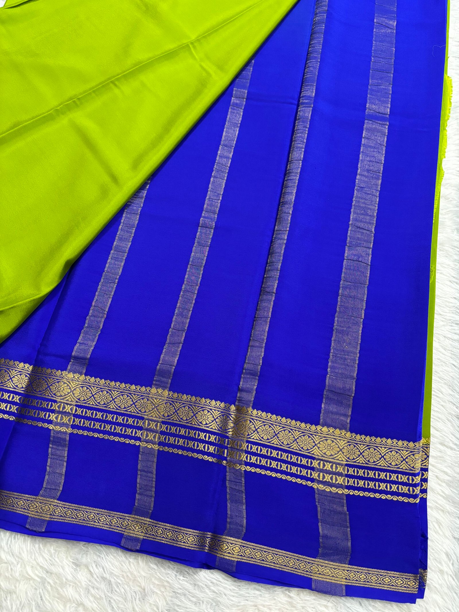 MDH509 - Parrot Green with Royal Blue - Image 3