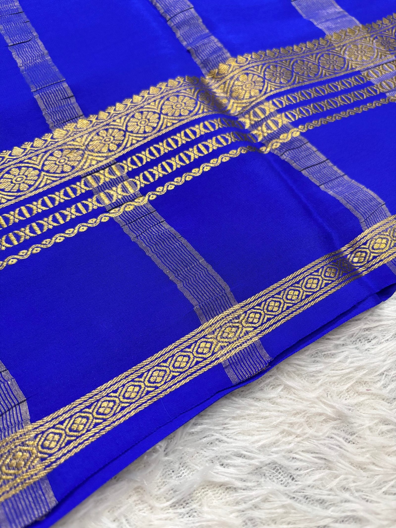 MDH509 - Parrot Green with Royal Blue - Image 2