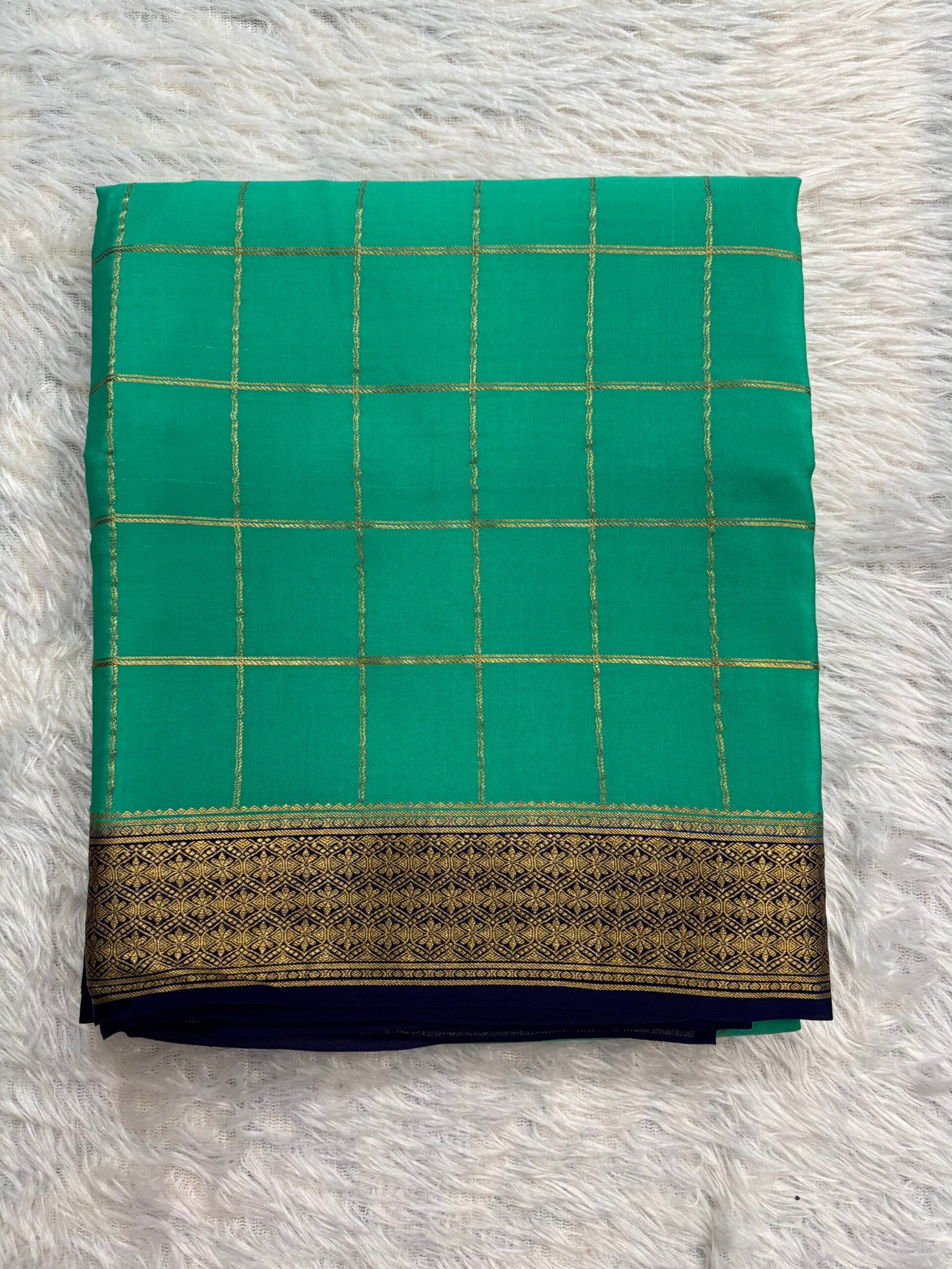 MDC403 - Rama Green with navy Blue