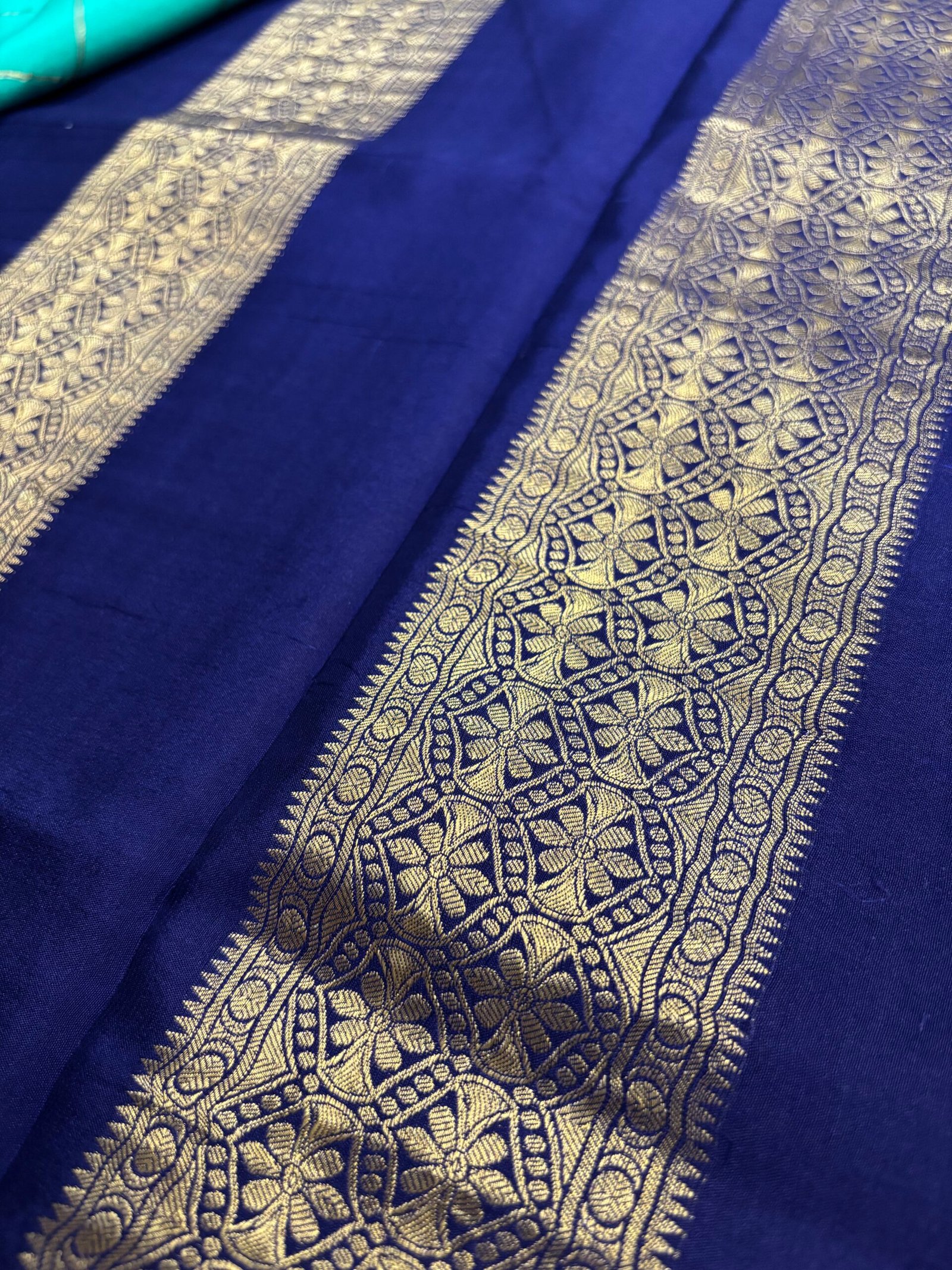 MDC403 - Rama Green with navy Blue - Image 4