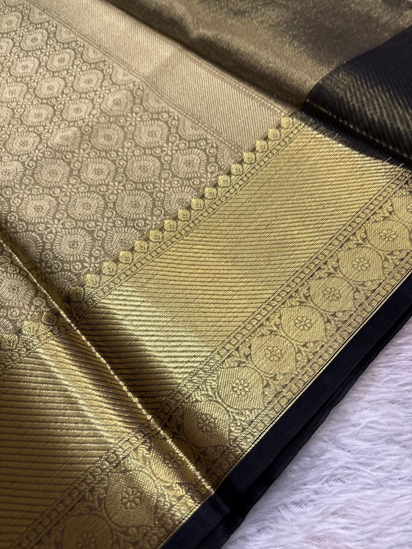 SDF816 - Gold with Black - Image 2