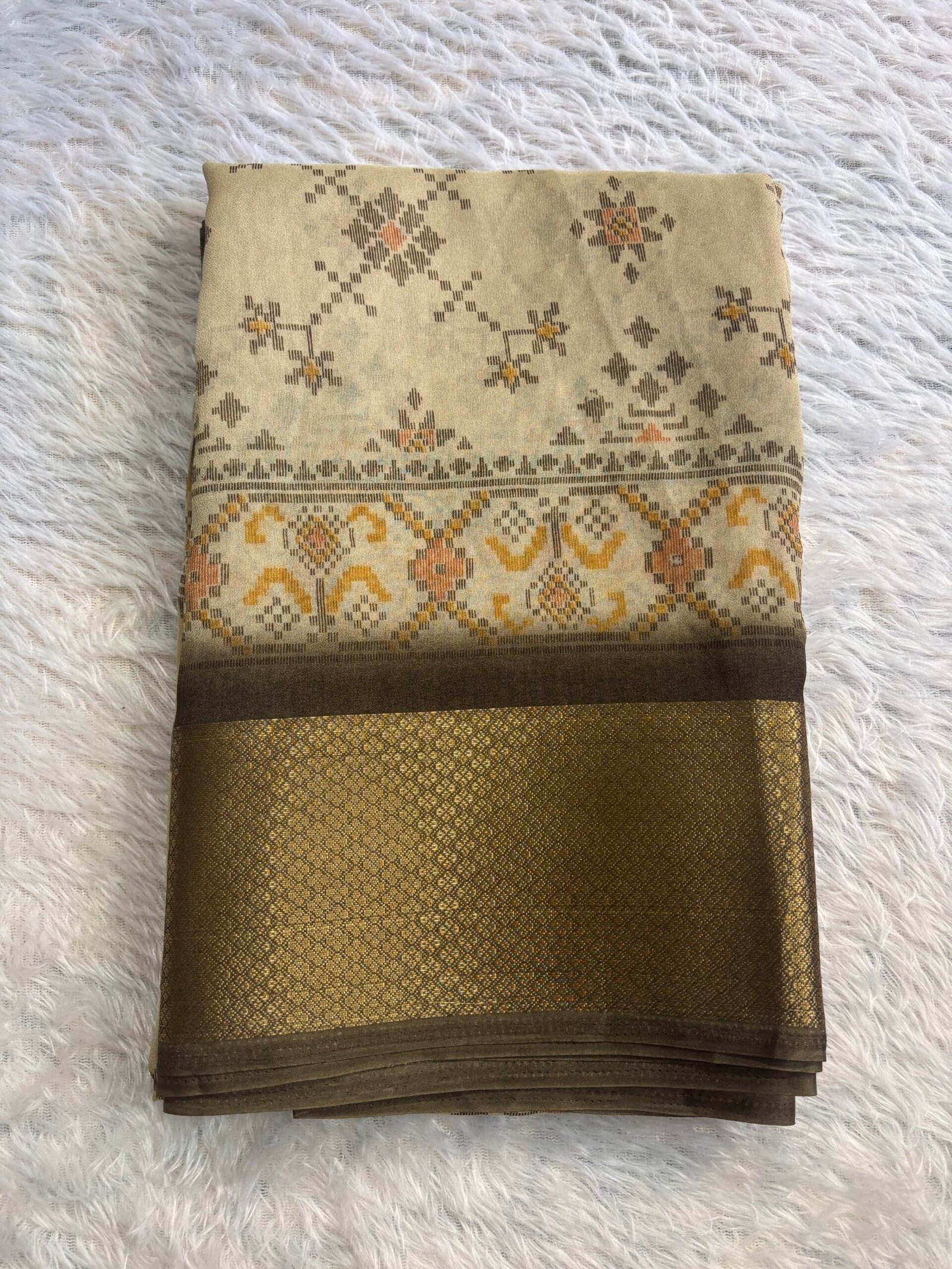 SDD2506 - Off White with Deep Olive Green