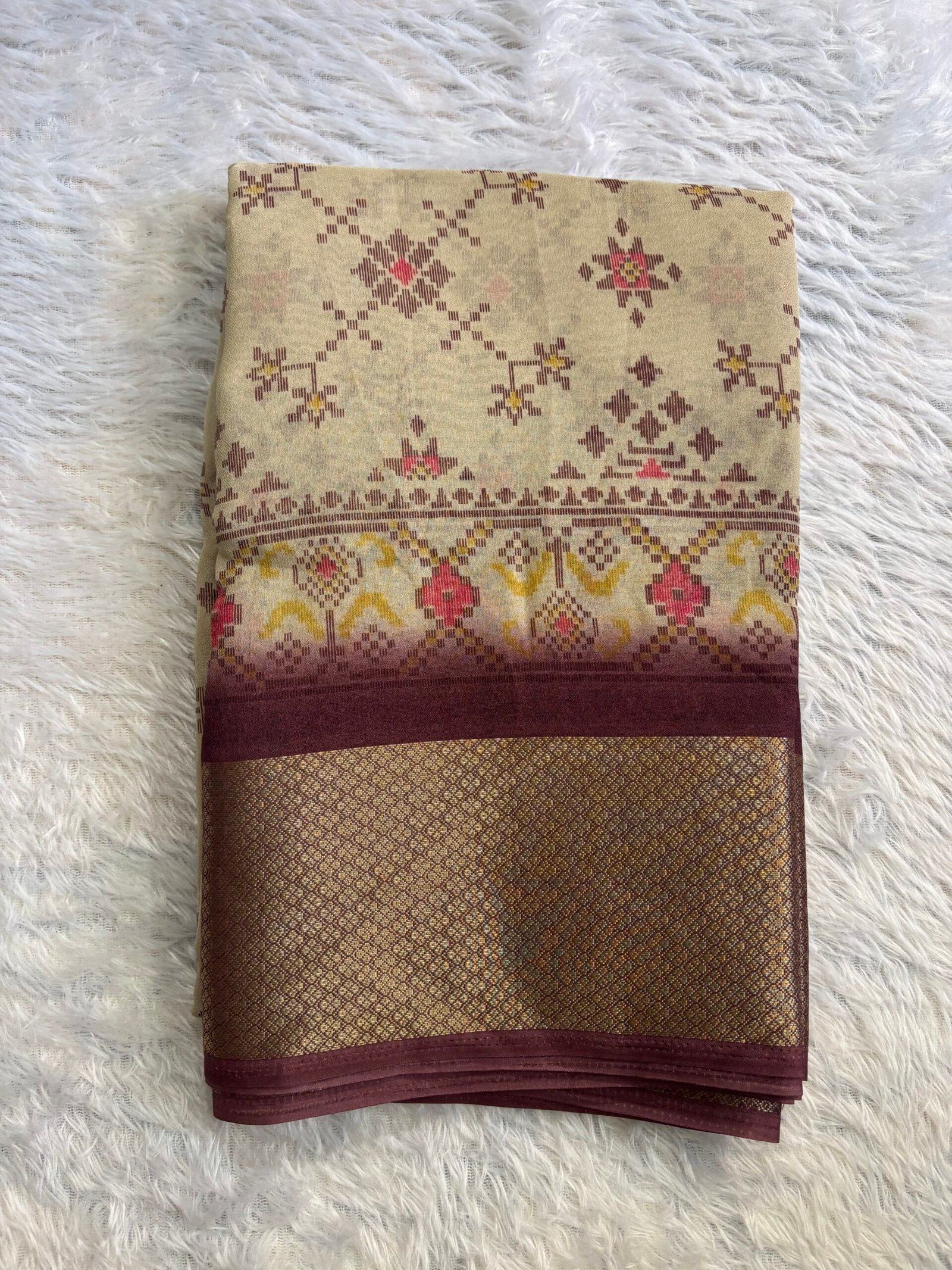 SDD2507 - Off White with Light Brown