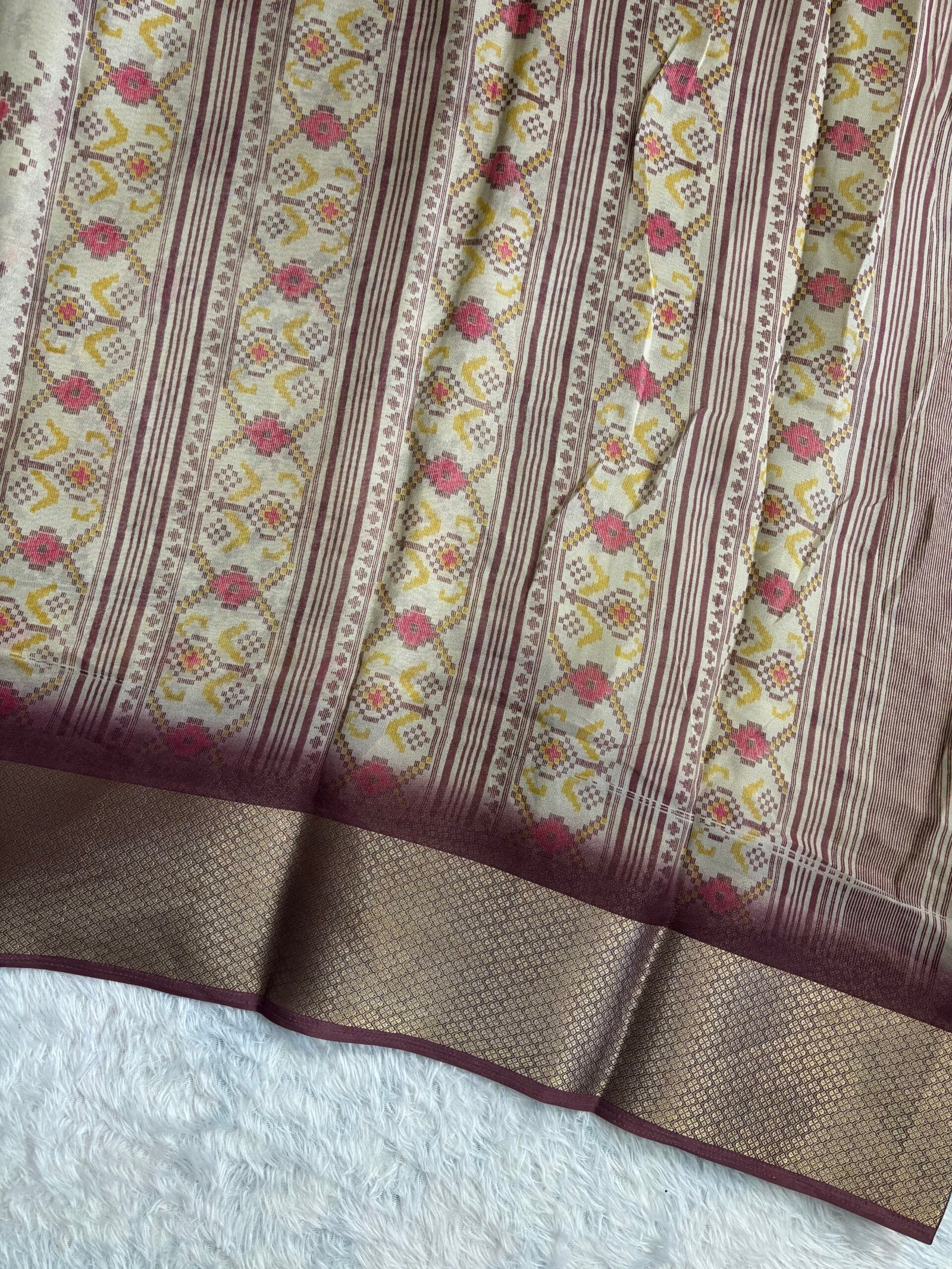 SDD2507 - Off White with Light Brown - Image 3