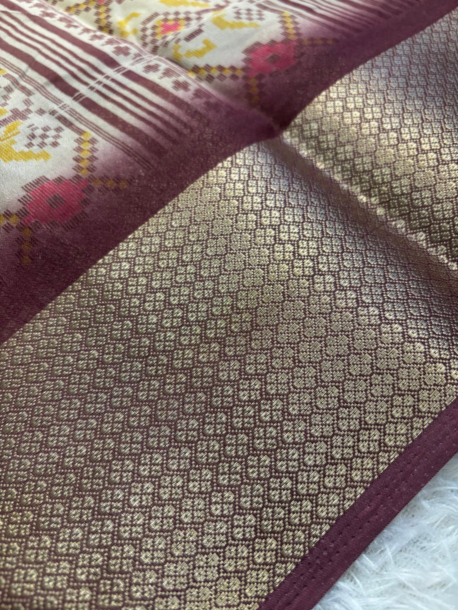 SDD2507 - Off White with Light Brown - Image 2