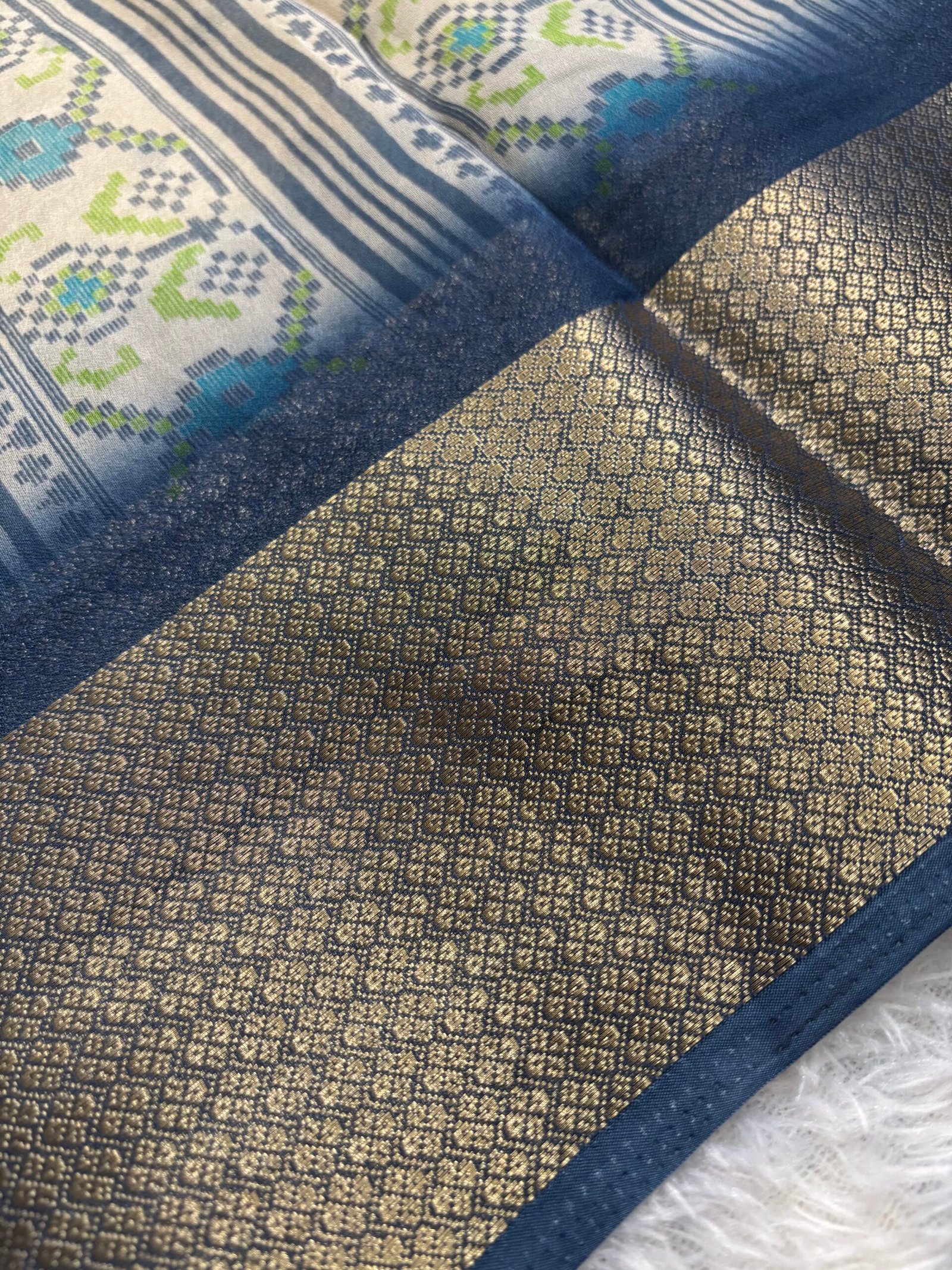 SDD2508 - Off White with Navy Blue - Image 2