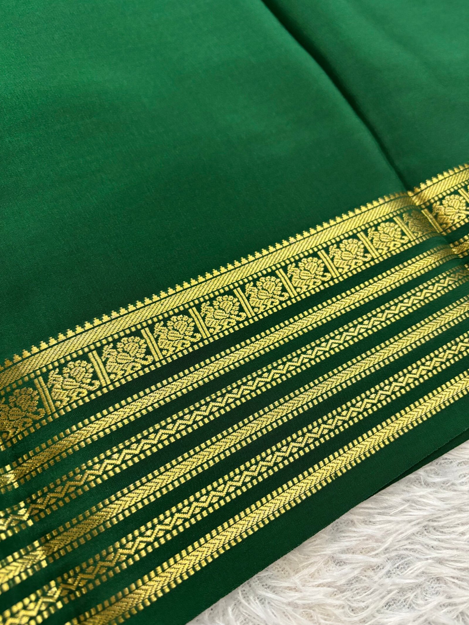 MDD532 - Bottle Green - Image 2