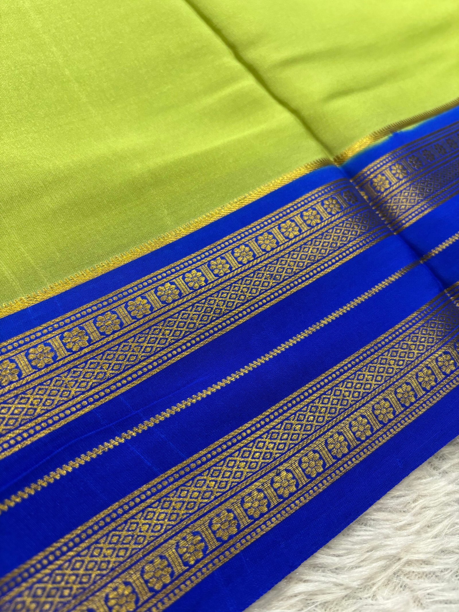 MDD521 - Light Sap Green with Royal Blue - Image 2