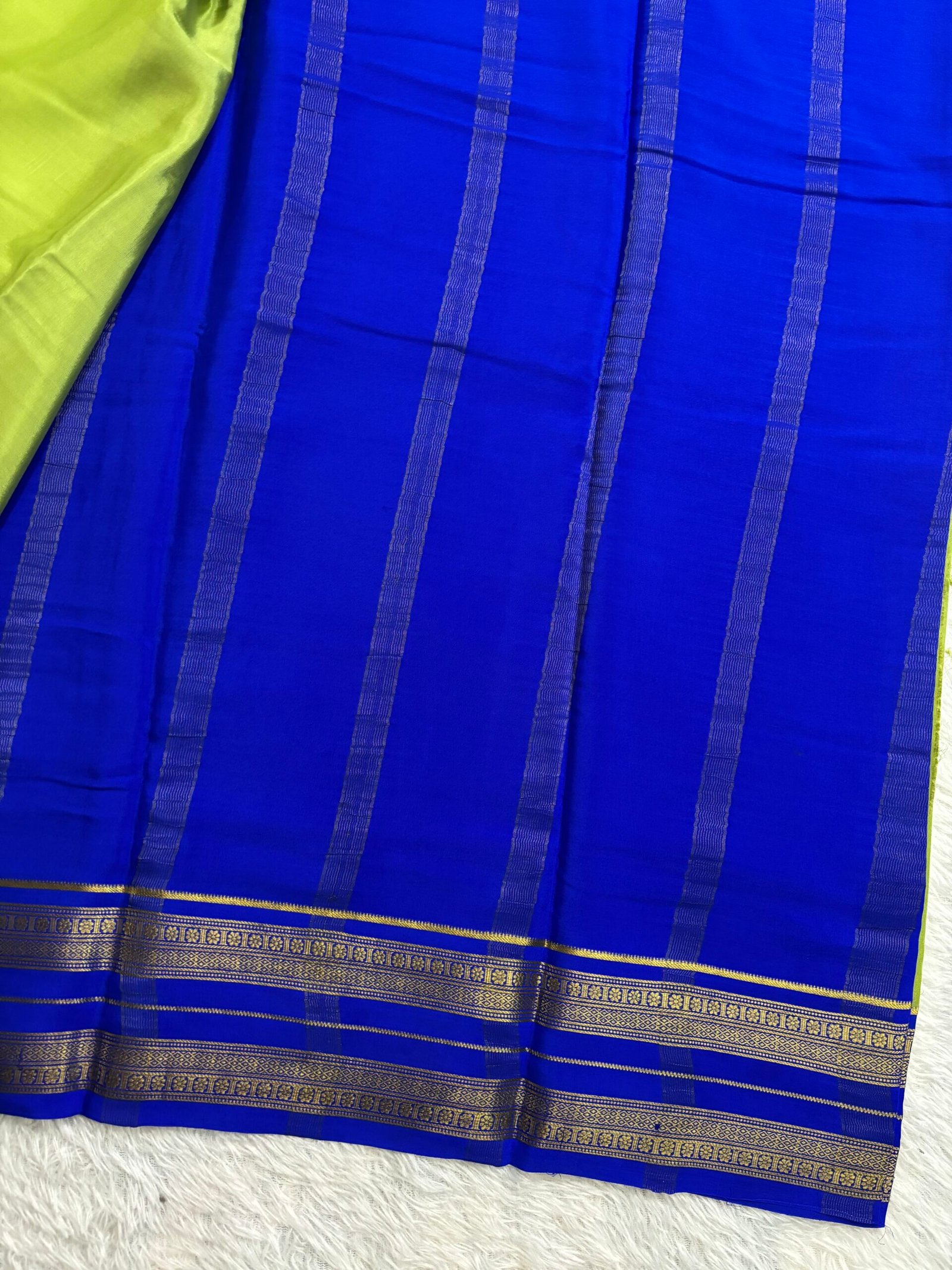 MDD521 - Light Sap Green with Royal Blue - Image 3