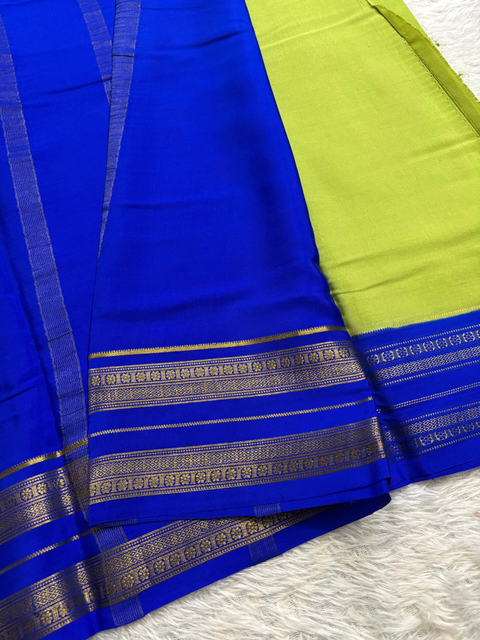 MDD521 - Light Sap Green with Royal Blue - Image 4