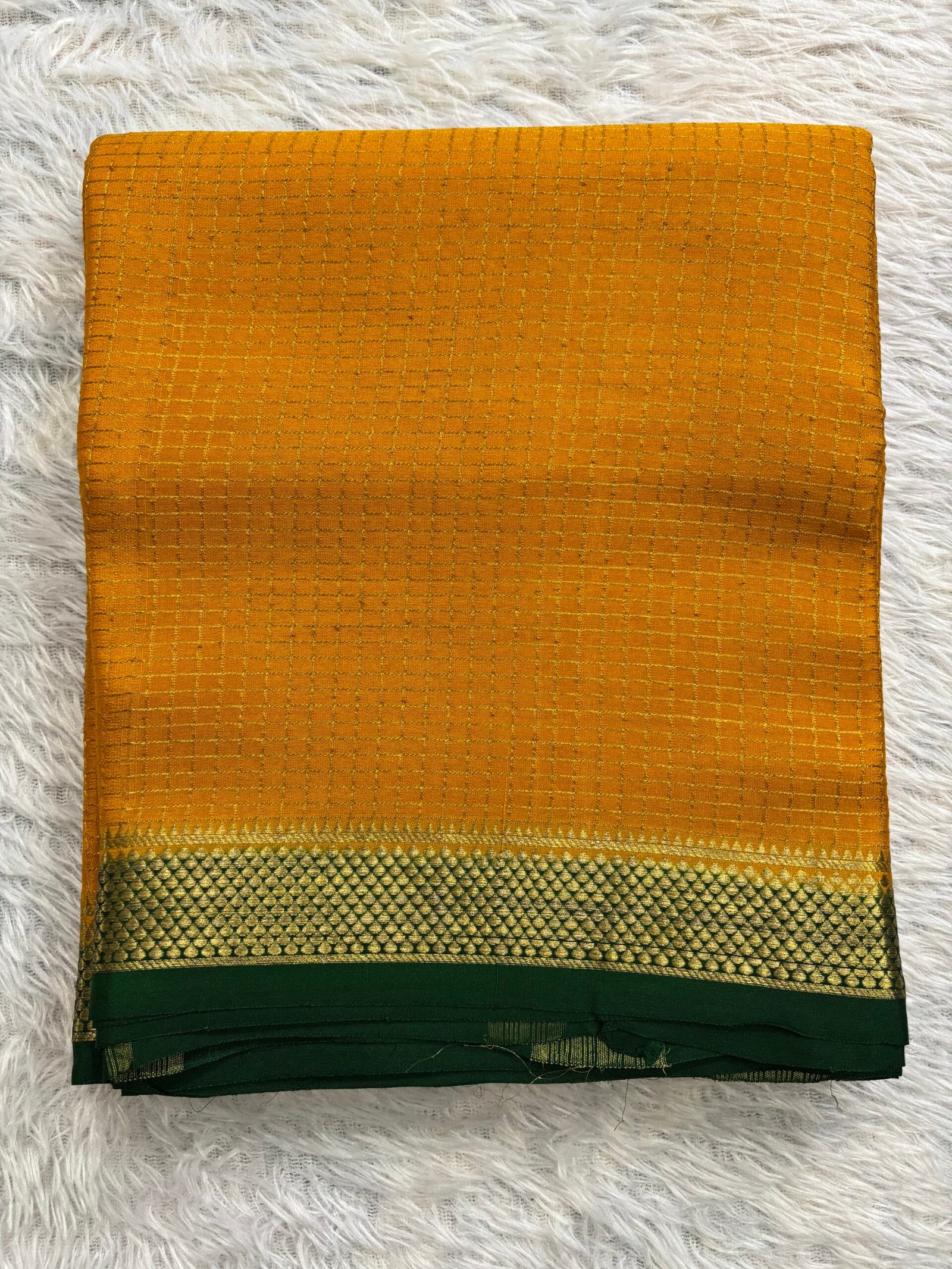 MDC426 - Mango Yellow with Green