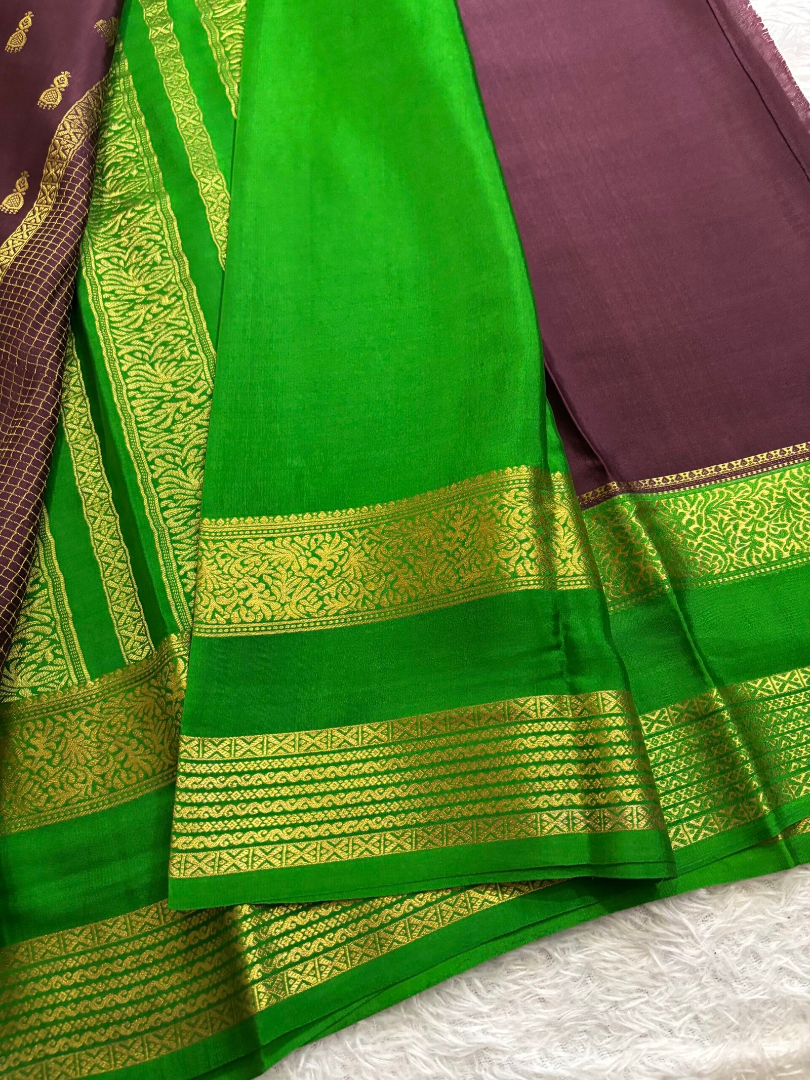 MDC040 - Dark Brown with Green - Image 4