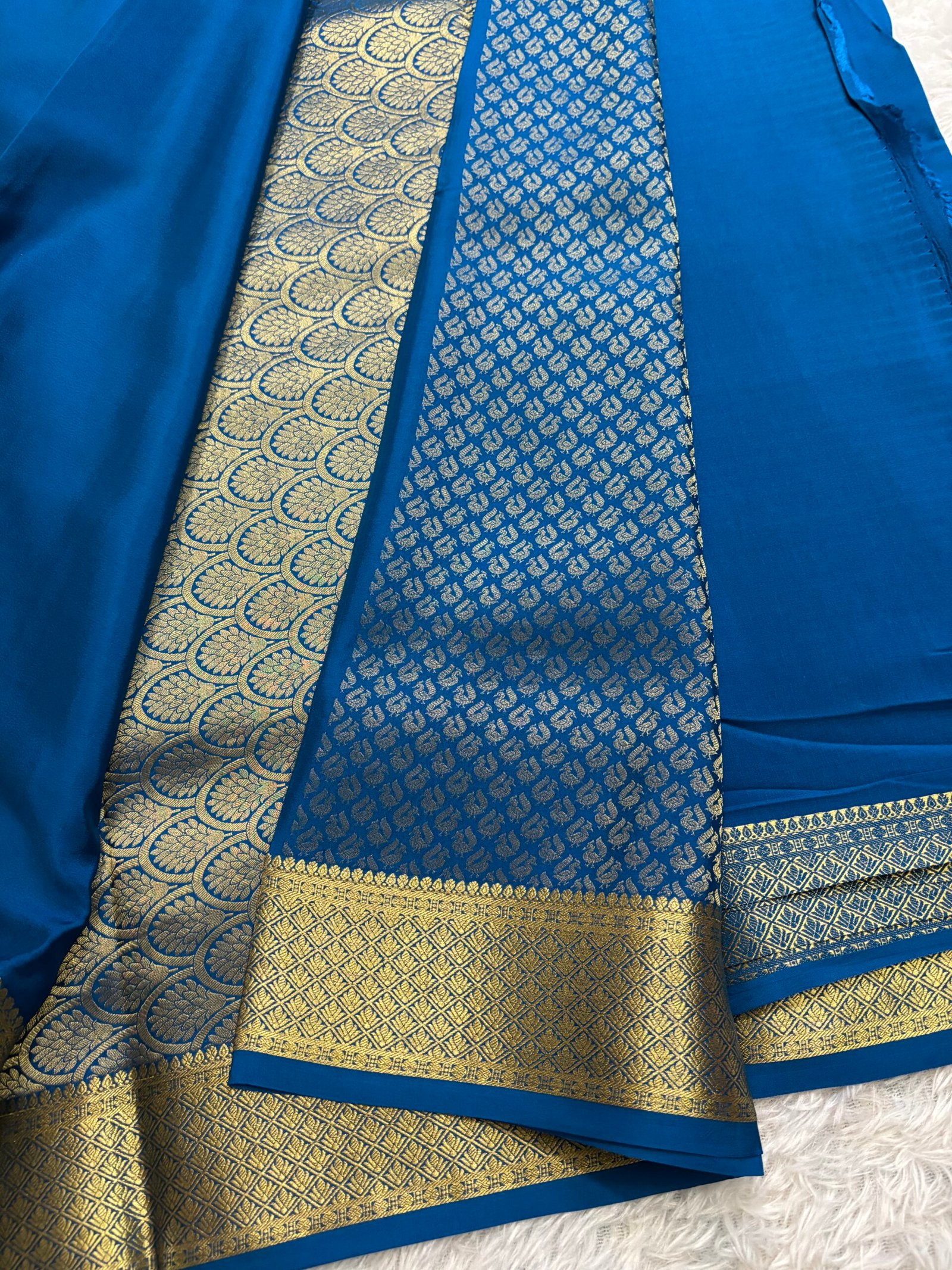 MDC559 - Peacock Blue - Image 4